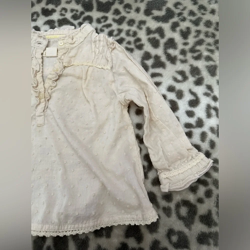 Children’s Place Polka Dot Blouse in Light Tan Size 6-9 months